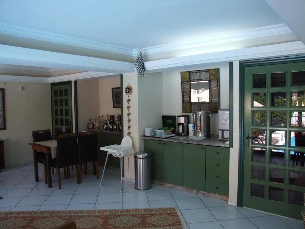 Hotel Amphora à Foça Extérieur photo
